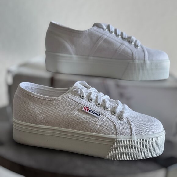 NEW IN BOX Superga 2790 A COTW White Canvas Platform Sneaker Womens US 8 EU 39 - Picture 1 of 12
